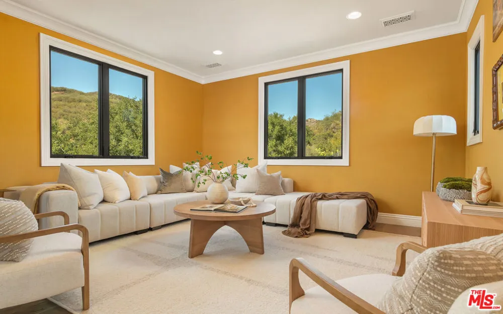 2691 Country Ridge Road Calabasas, CA 91302