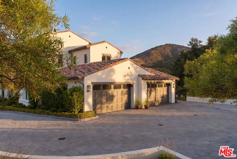 2691 Country Ridge Road Calabasas, CA 91302