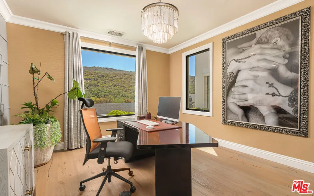 2691 Country Ridge Road Calabasas, CA 91302