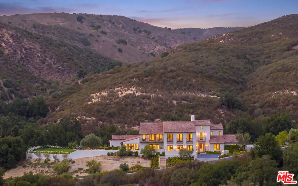 2691 Country Ridge Road Calabasas, CA 91302