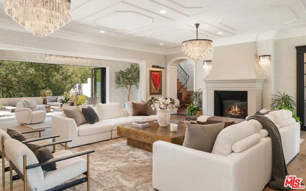 2691 Country Ridge Road Calabasas, CA 91302