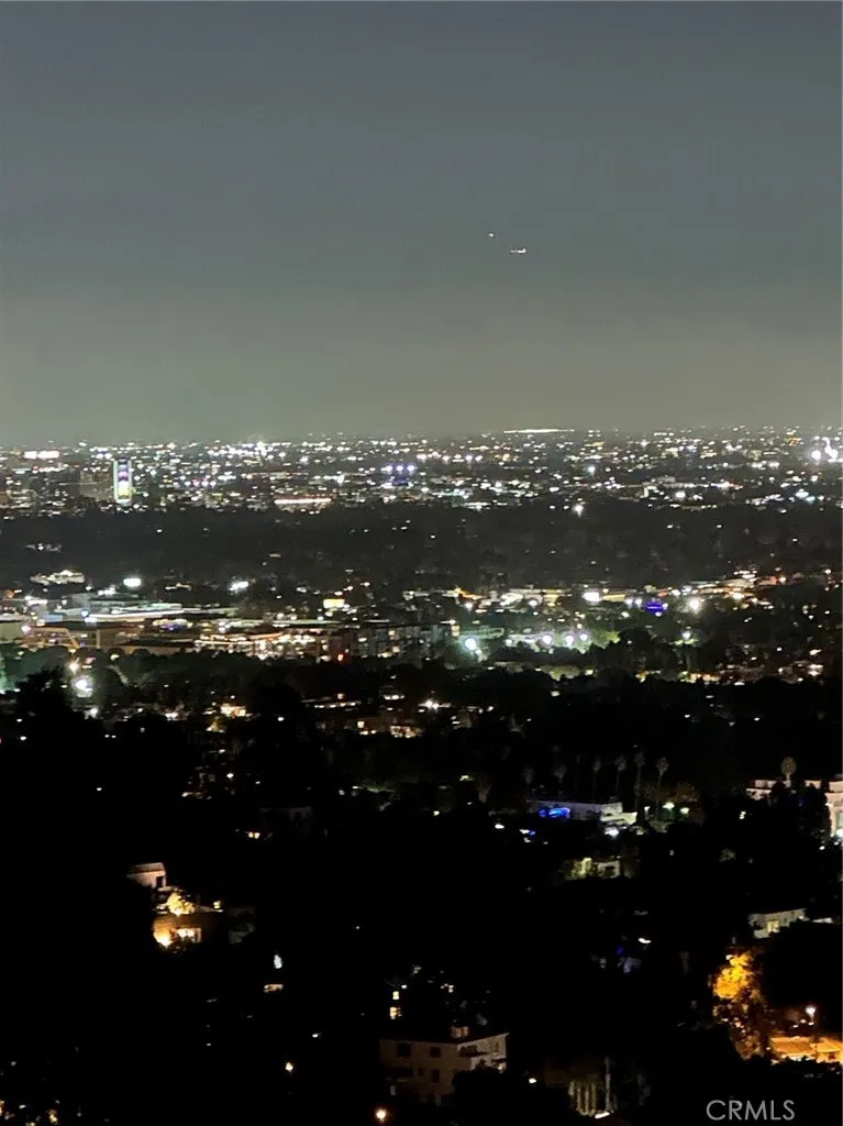 8148 Gould Avenue Hollywood Hills, CA 90046