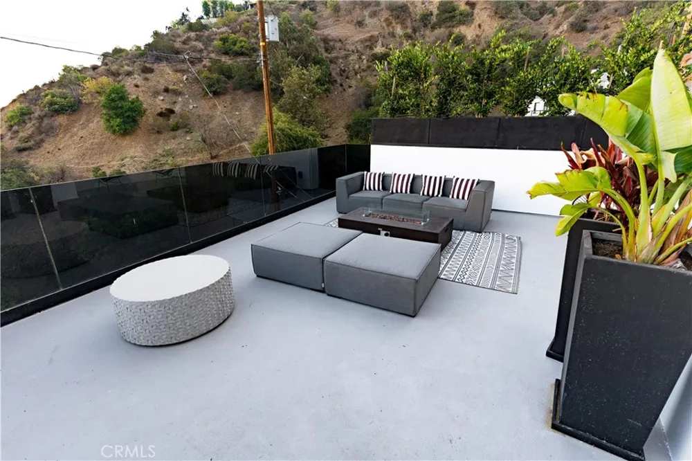 8148 Gould Avenue Hollywood Hills, CA 90046