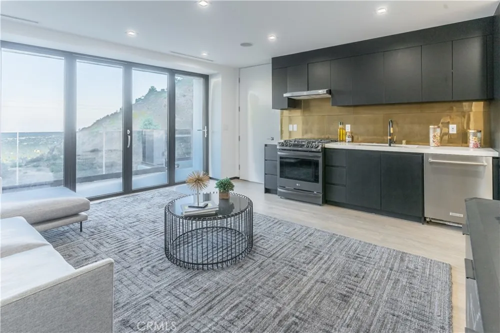 8148 Gould Avenue Hollywood Hills, CA 90046