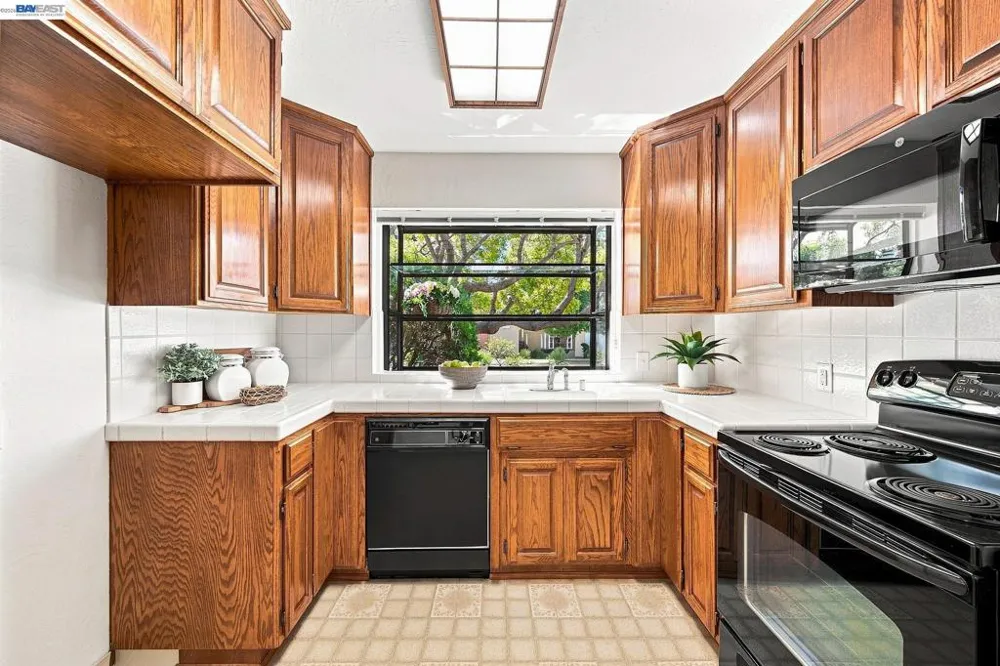 2220 Farley St Castro Valley, CA 94546