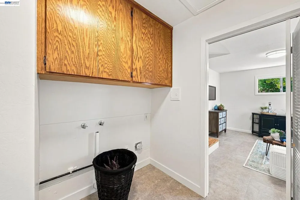 2220 Farley St Castro Valley, CA 94546