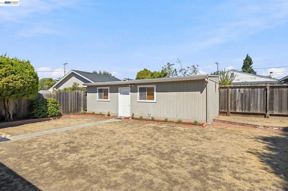 2220 Farley St Castro Valley, CA 94546