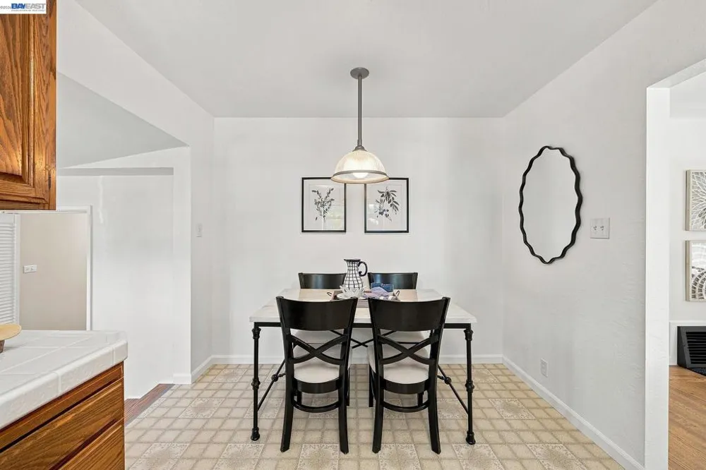 2220 Farley St Castro Valley, CA 94546