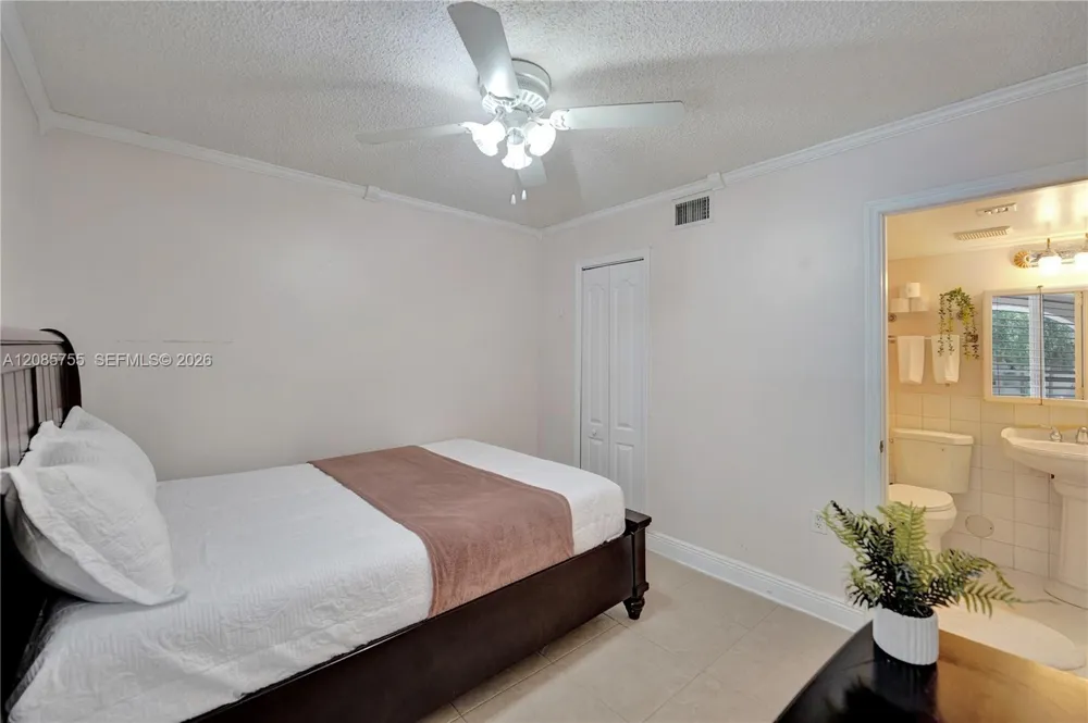2298 NW 78th Ave #102 Pembroke Pines, FL 33024