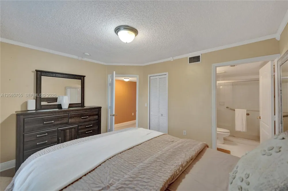 2298 NW 78th Ave #102 Pembroke Pines, FL 33024