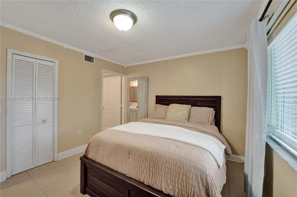 2298 NW 78th Ave #102 Pembroke Pines, FL 33024