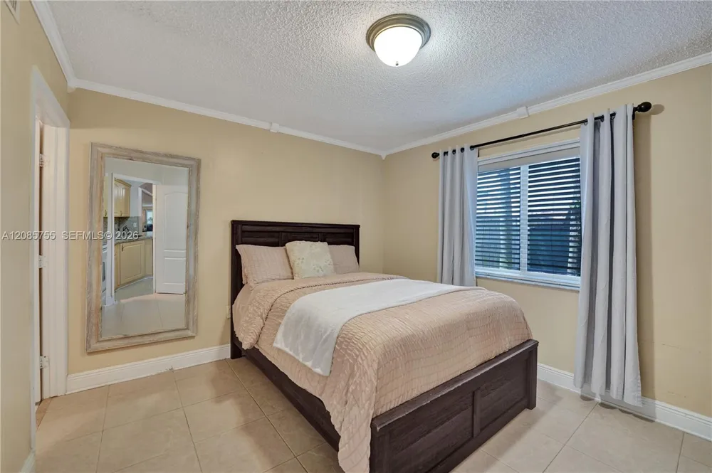 2298 NW 78th Ave #102 Pembroke Pines, FL 33024