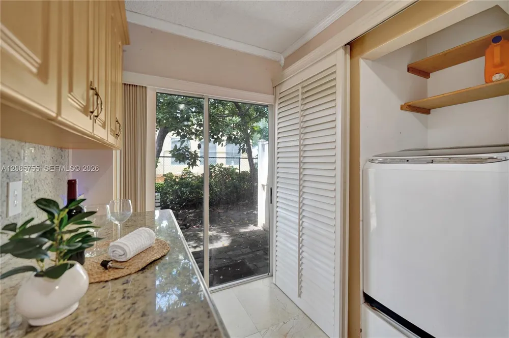 2298 NW 78th Ave #102 Pembroke Pines, FL 33024