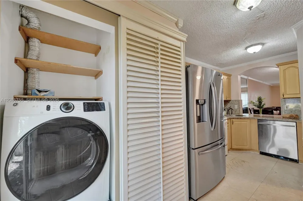 2298 NW 78th Ave #102 Pembroke Pines, FL 33024