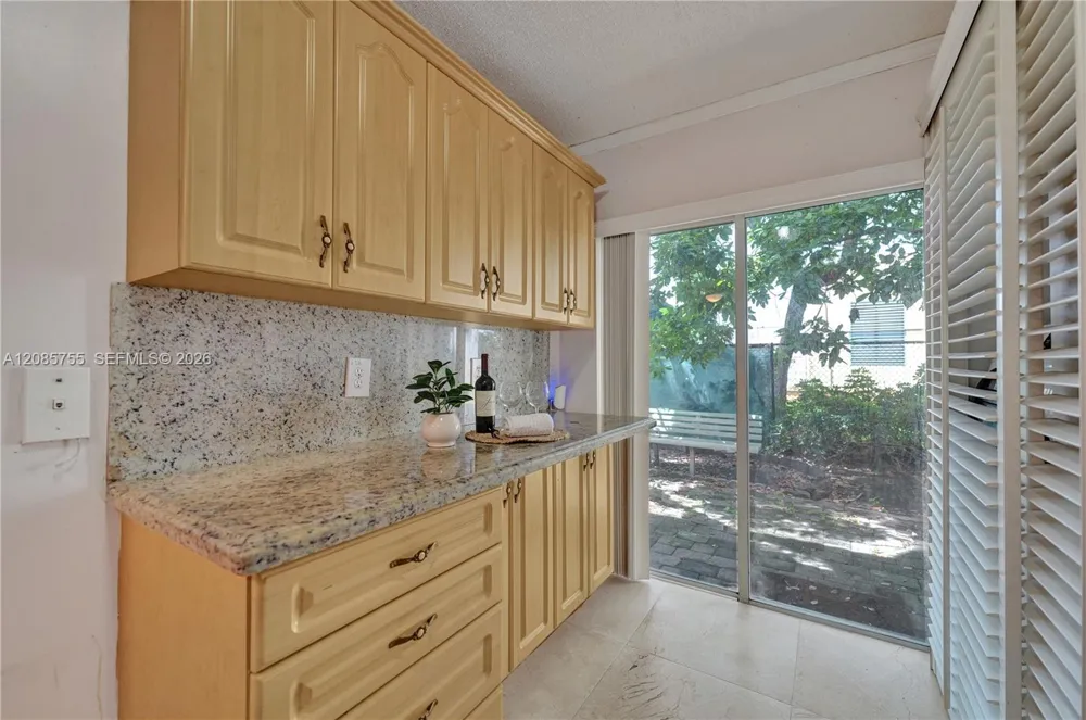 2298 NW 78th Ave #102 Pembroke Pines, FL 33024
