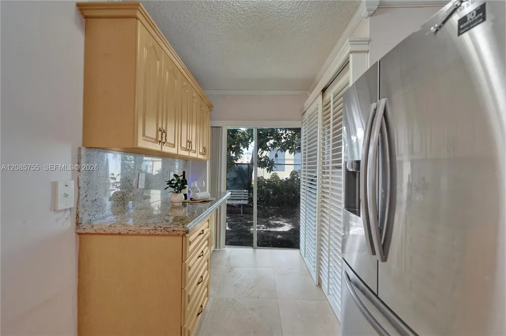 2298 NW 78th Ave #102 Pembroke Pines, FL 33024