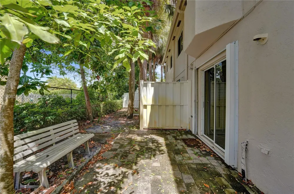 2298 NW 78th Ave #102 Pembroke Pines, FL 33024