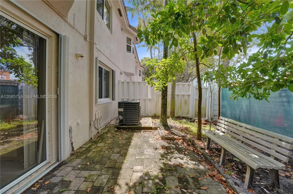 2298 NW 78th Ave #102 Pembroke Pines, FL 33024