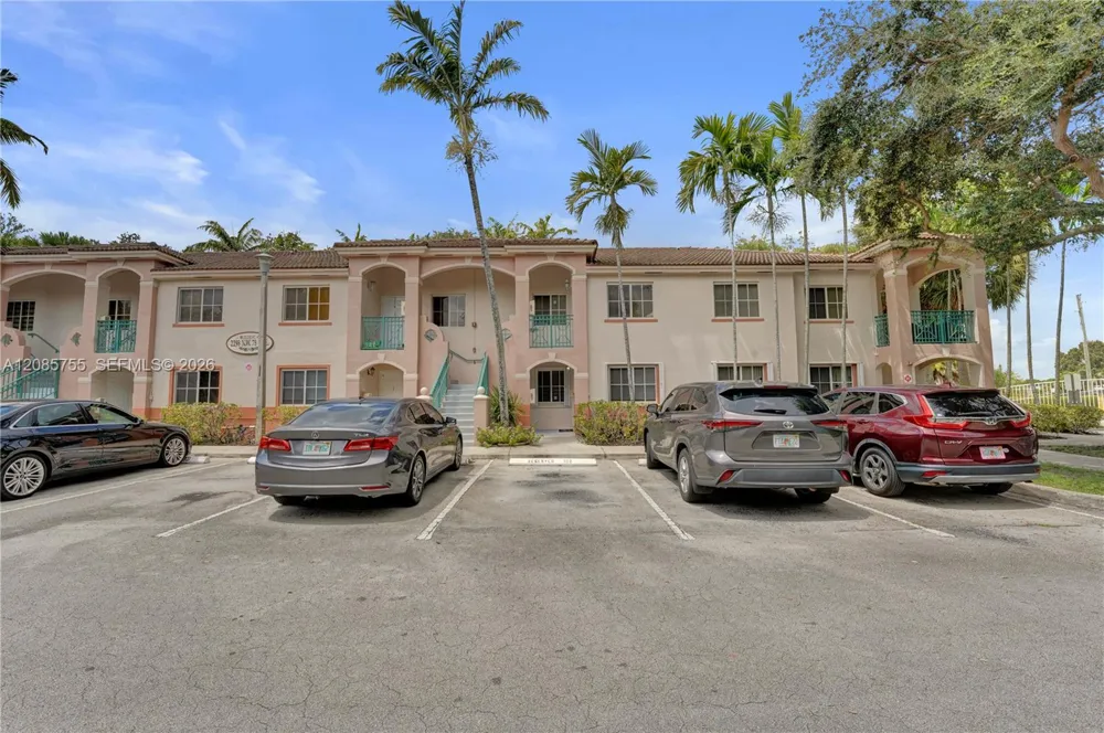 2298 NW 78th Ave #102 Pembroke Pines, FL 33024