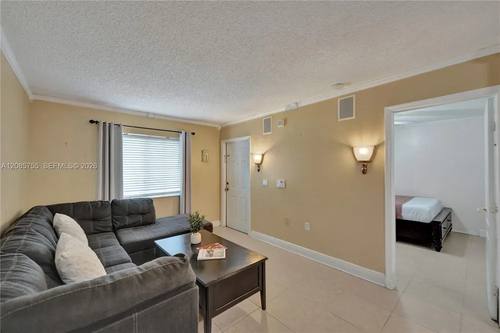 2298 NW 78th Ave #102 Pembroke Pines, FL 33024