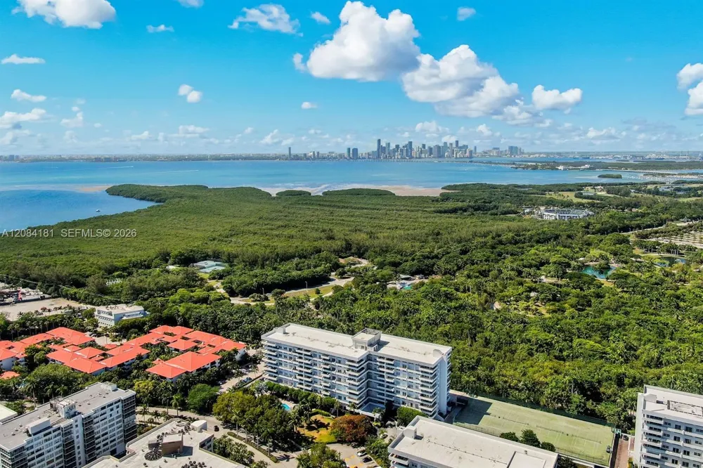 155 Ocean Lane Dr #103 Key Biscayne, FL 33149
