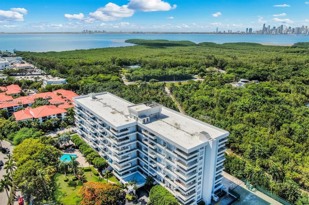 155 Ocean Lane Dr #103 Key Biscayne, FL 33149