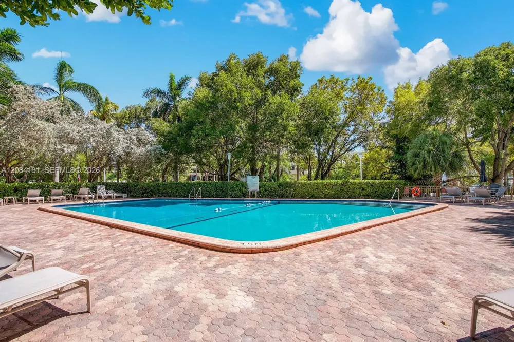 155 Ocean Lane Dr #103 Key Biscayne, FL 33149