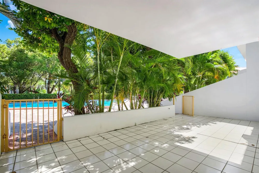 155 Ocean Lane Dr #103 Key Biscayne, FL 33149
