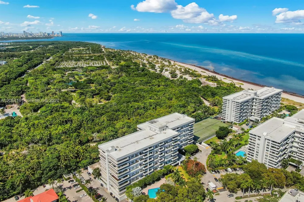 155 Ocean Lane Dr #103 Key Biscayne, FL 33149
