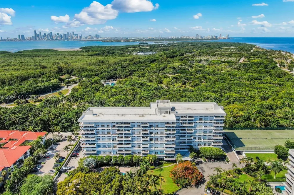 155 Ocean Lane Dr #103 Key Biscayne, FL 33149