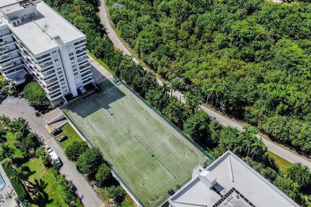 155 Ocean Lane Dr #103 Key Biscayne, FL 33149