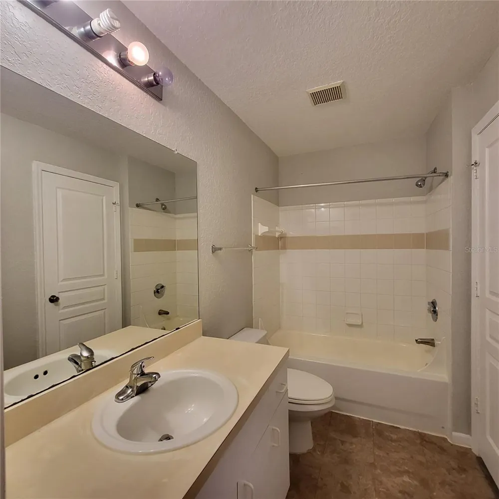 17102 CARRINGTON PARK DRIVE #313 Tampa, FL 33647