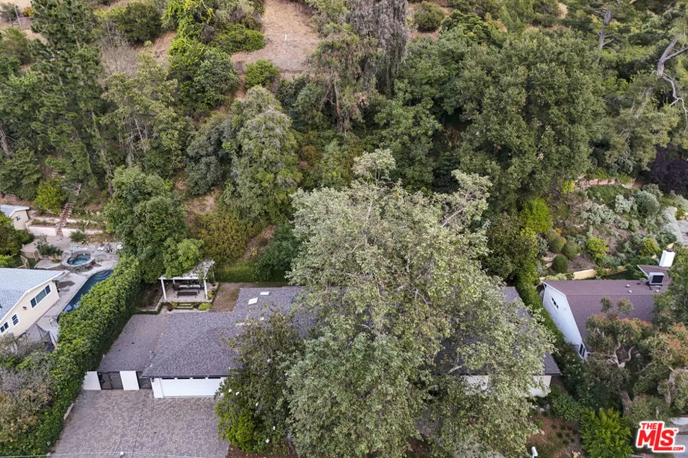 3452 Mandeville Canyon Road Los Angeles, CA 90049