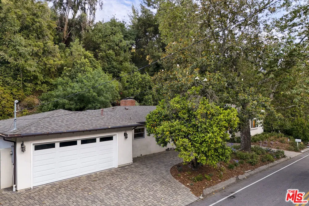 3452 Mandeville Canyon Road Los Angeles, CA 90049