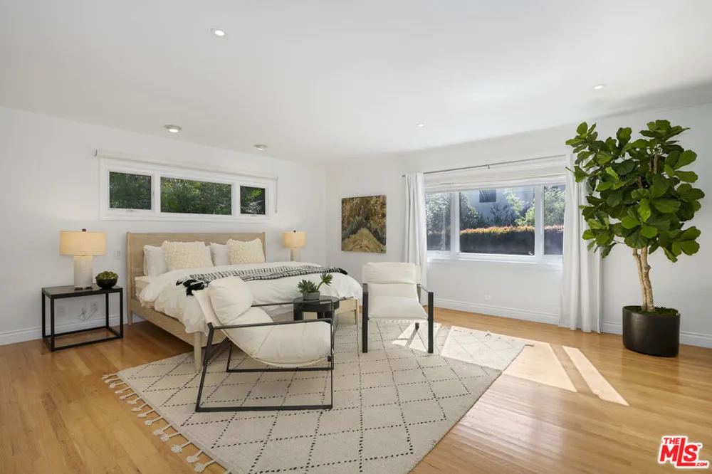 3452 Mandeville Canyon Road Los Angeles, CA 90049