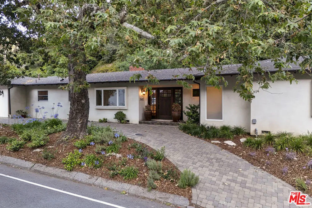 3452 Mandeville Canyon Road Los Angeles, CA 90049