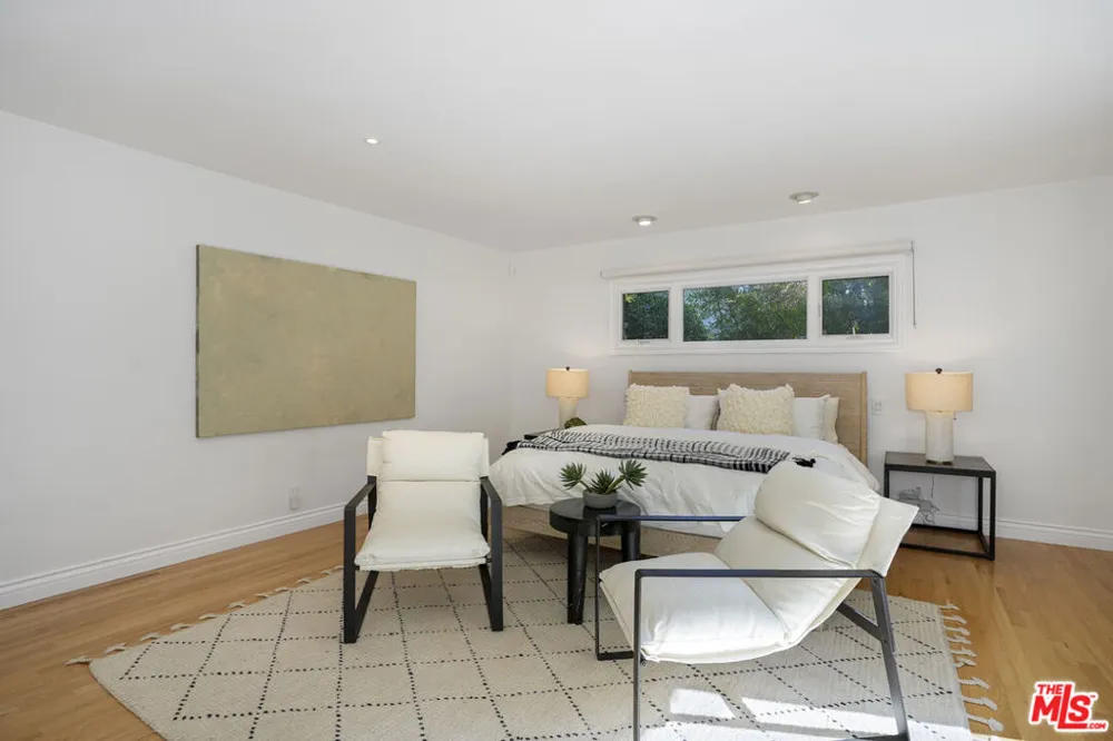 3452 Mandeville Canyon Road Los Angeles, CA 90049