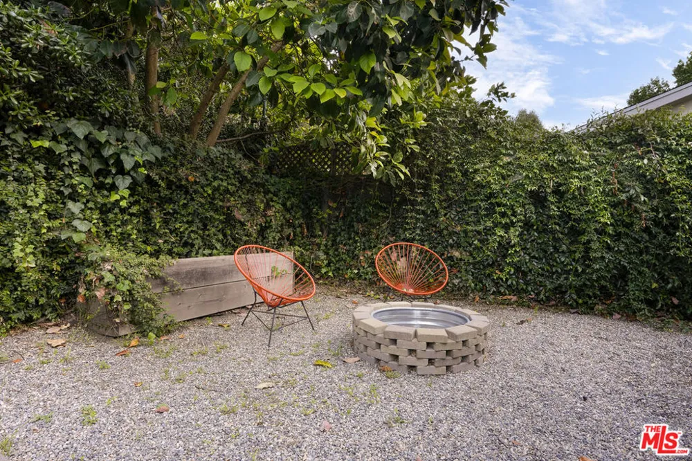 3452 Mandeville Canyon Road Los Angeles, CA 90049