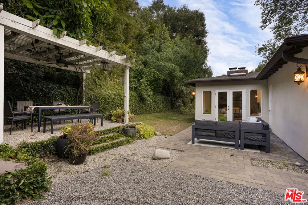 3452 Mandeville Canyon Road Los Angeles, CA 90049