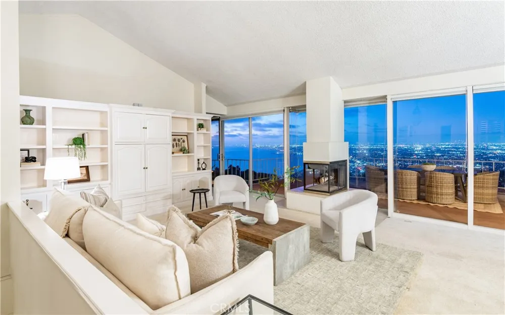 2315 Via Acalones Palos Verdes Estates, CA 90274
