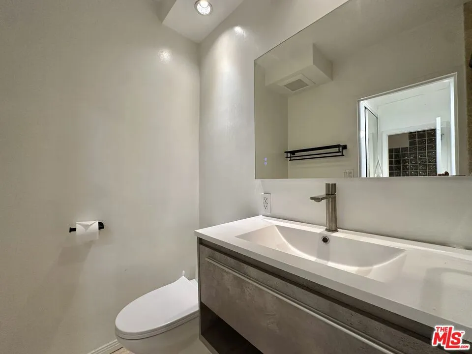 999 Doheny Drive #711 West Hollywood, CA 90069