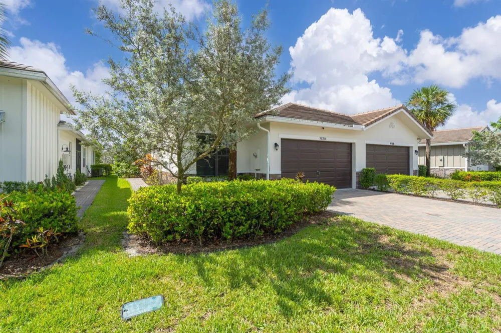 19704 Weathervane Way Loxahatchee, FL 33470