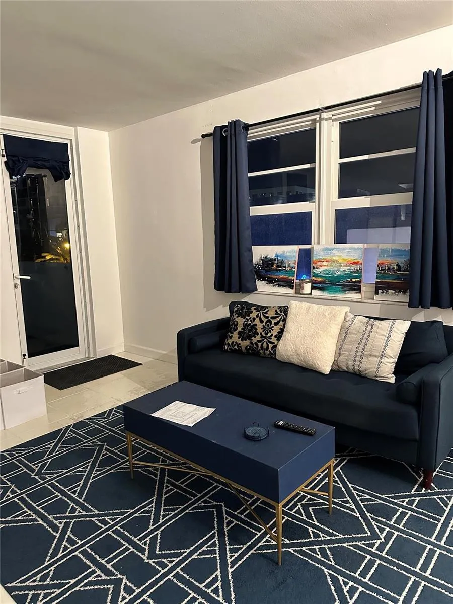 100 Lincoln Road #411B Miami Beach, FL 33139