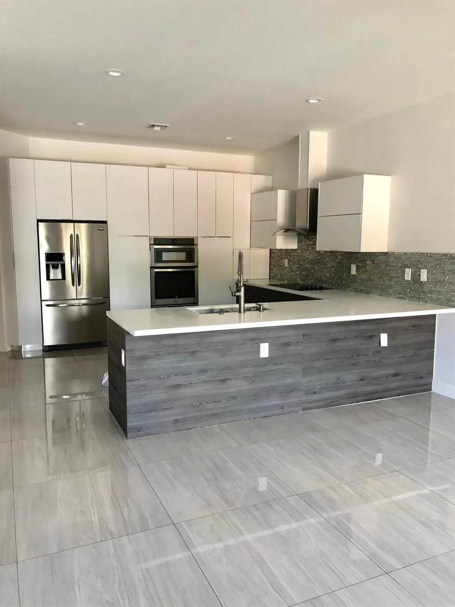 2728 TREASURE COVE CIRCLE #2728 Dania Beach, FL 33312