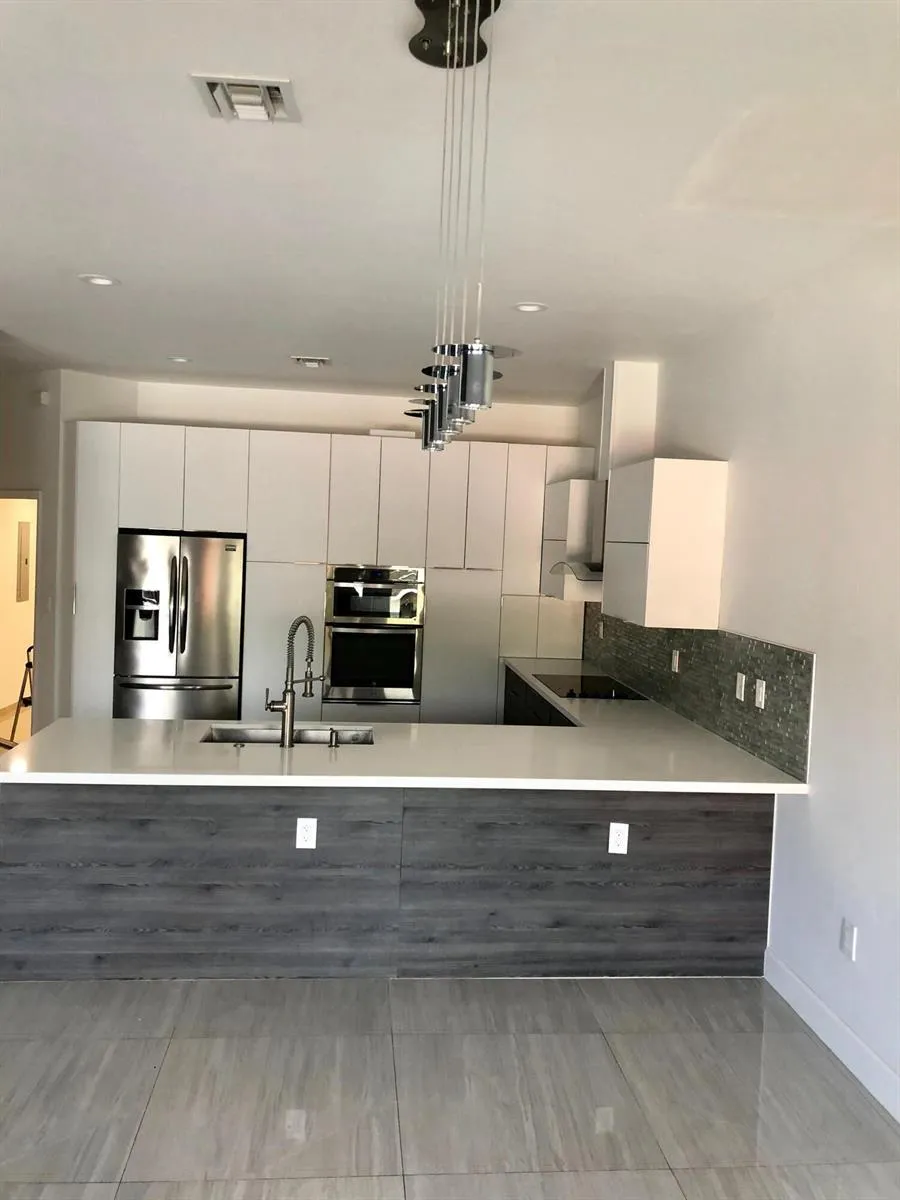 2728 TREASURE COVE CIRCLE #2728 Dania Beach, FL 33312