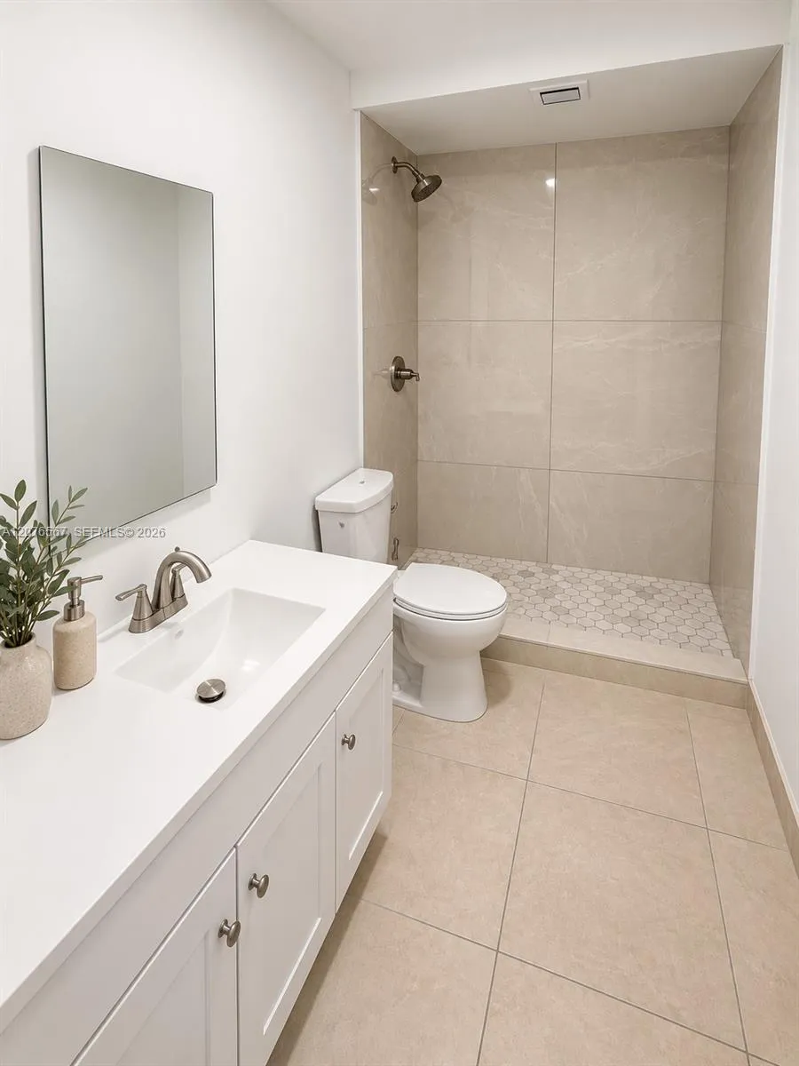 8290 Lake Dr #445 Doral, FL 33166