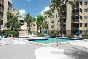 8290 Lake Dr #445 Doral, FL 33166