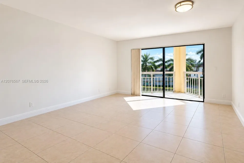 8290 Lake Dr #445 Doral, FL 33166