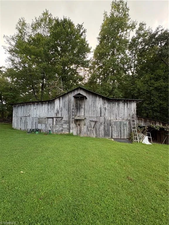 171 Shadow Lane Hays, NC 28635