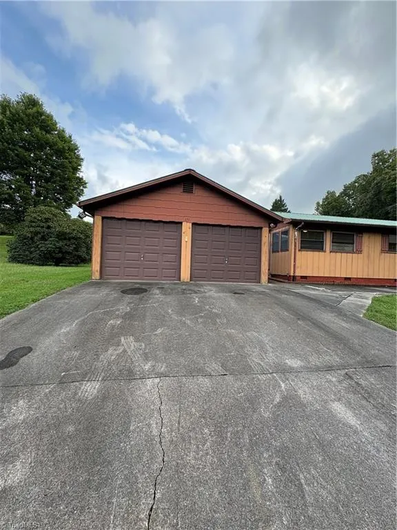 171 Shadow Lane Hays, NC 28635